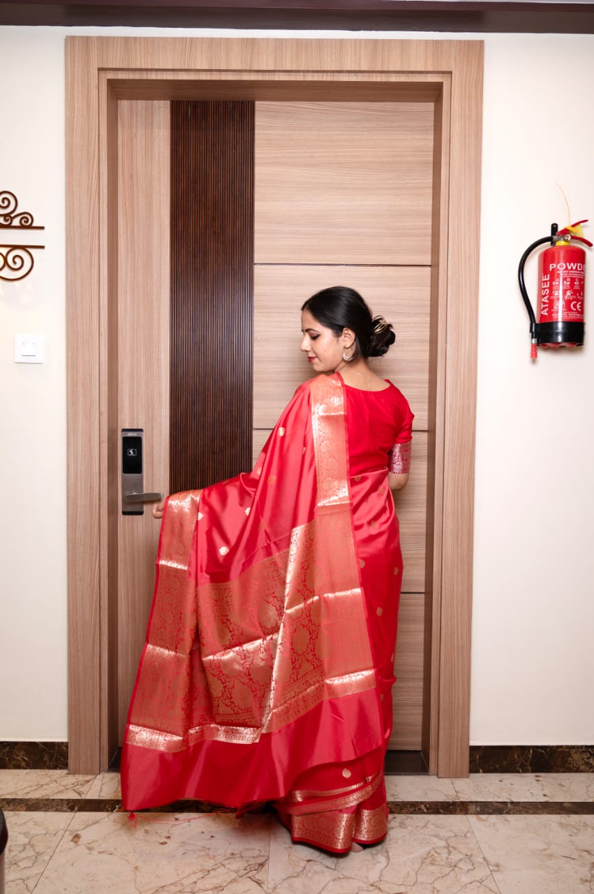 Banarasi Premium Kataan Daibal Dana Buti Saree