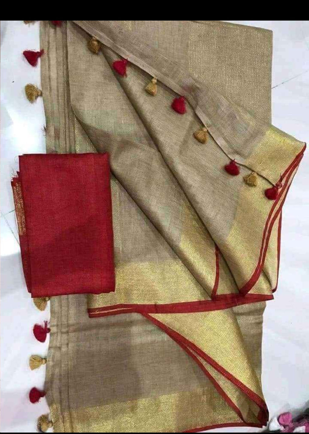 Linen saree with golden border