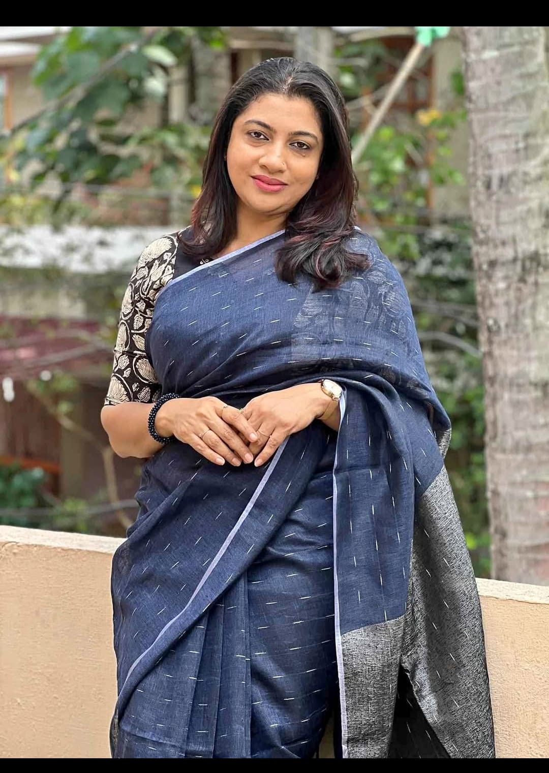 Linen saree latest design