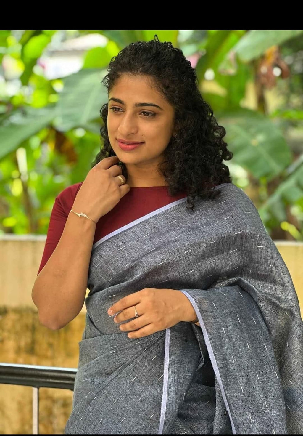 Linen saree latest design