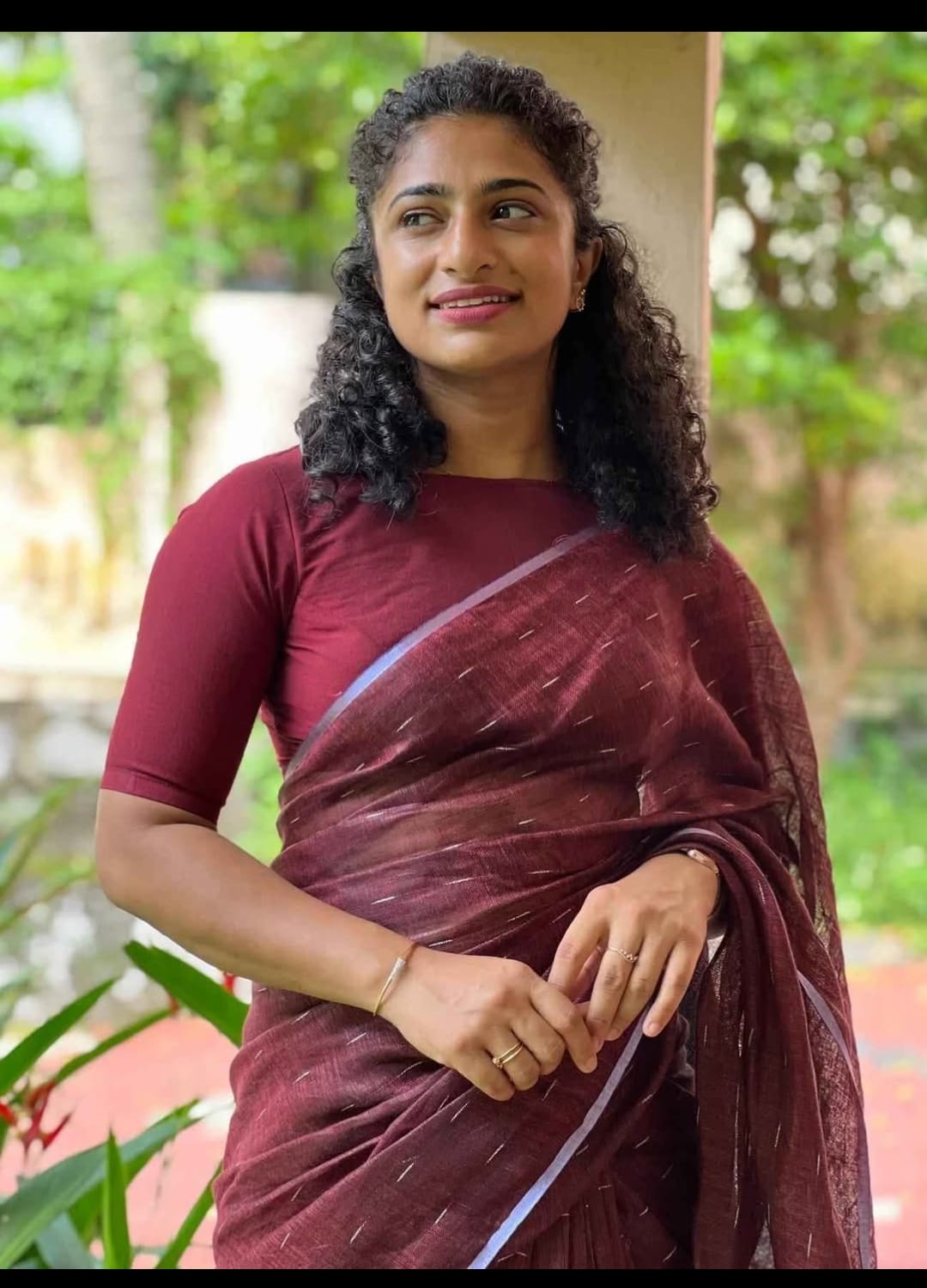Linen saree latest design