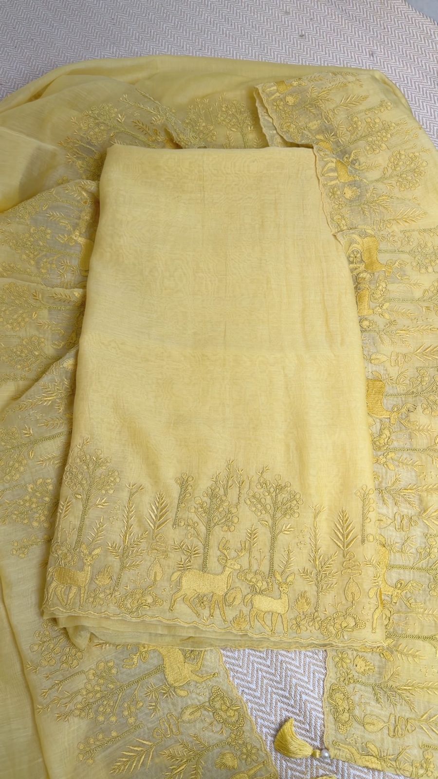Elegant Pastel Lemon Pure Mul Suit with Self-Thread Embroidery